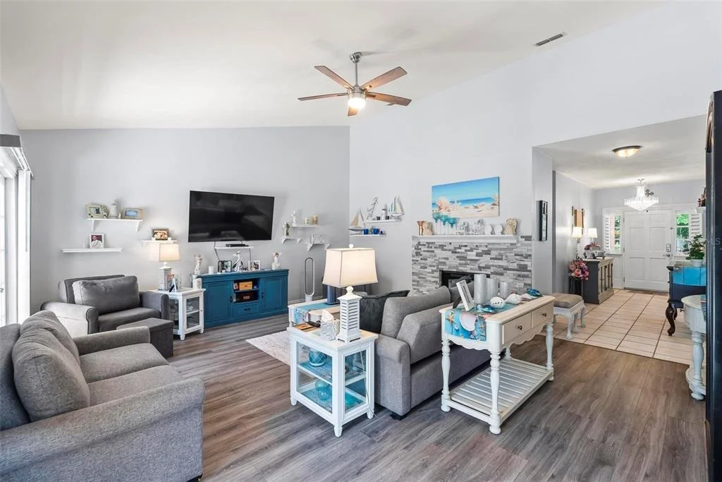 Photo of 27 WINDING CREEK WAY