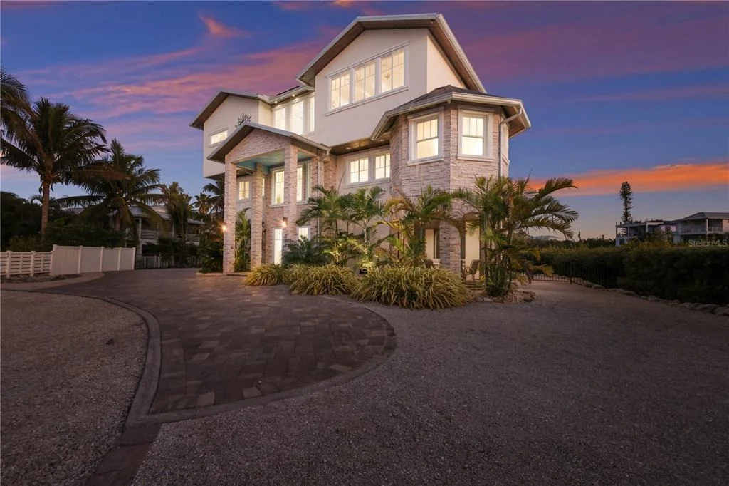 Photo of 313 HAMMOCK CIRCLE