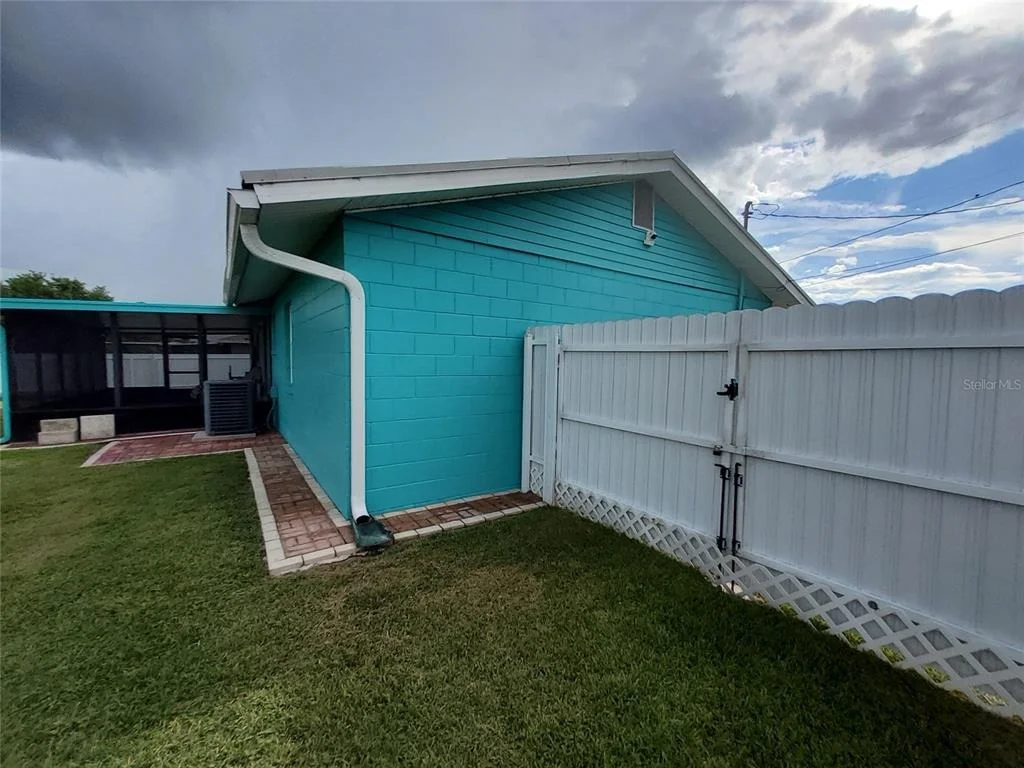 Photo of 1319 MANOR DRIVE