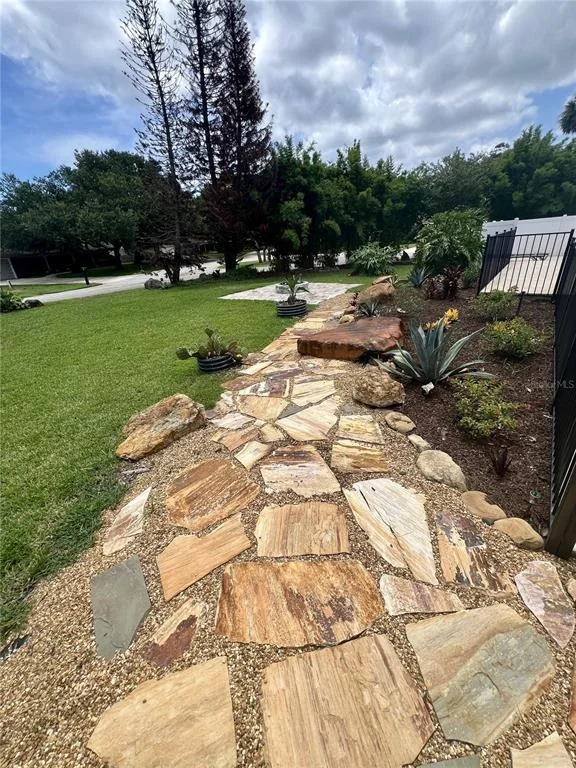 Photo of 1 HARRIS CIRCLE