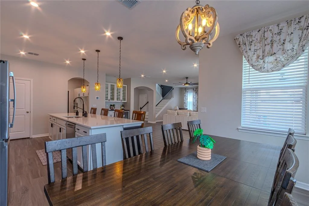 Photo of 1261 LONE PALM WAY