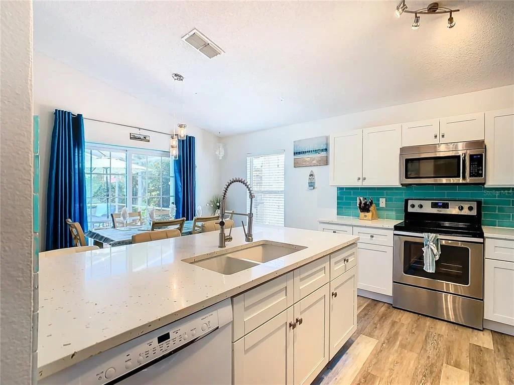 Photo of 114 CASTLEMAIN CIRCLE