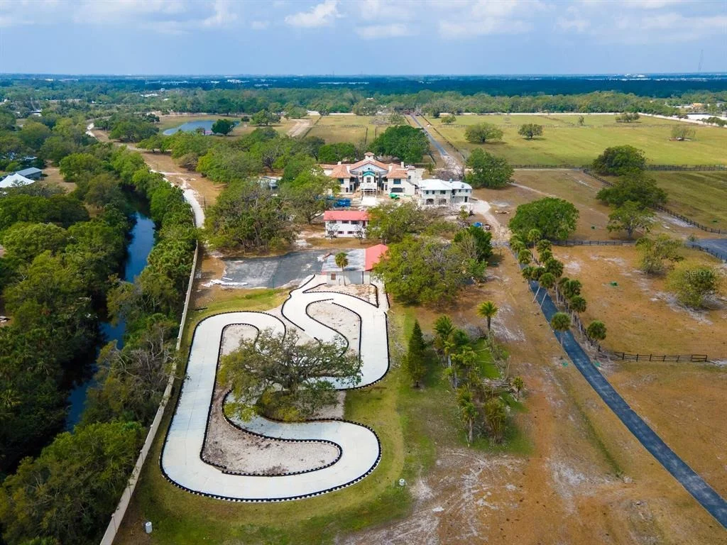 Photo of 600 N JACKSON ROAD