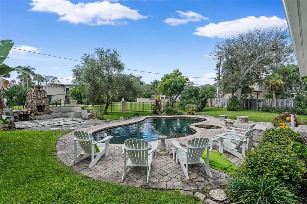 Photo of 2 HICKORY LANE