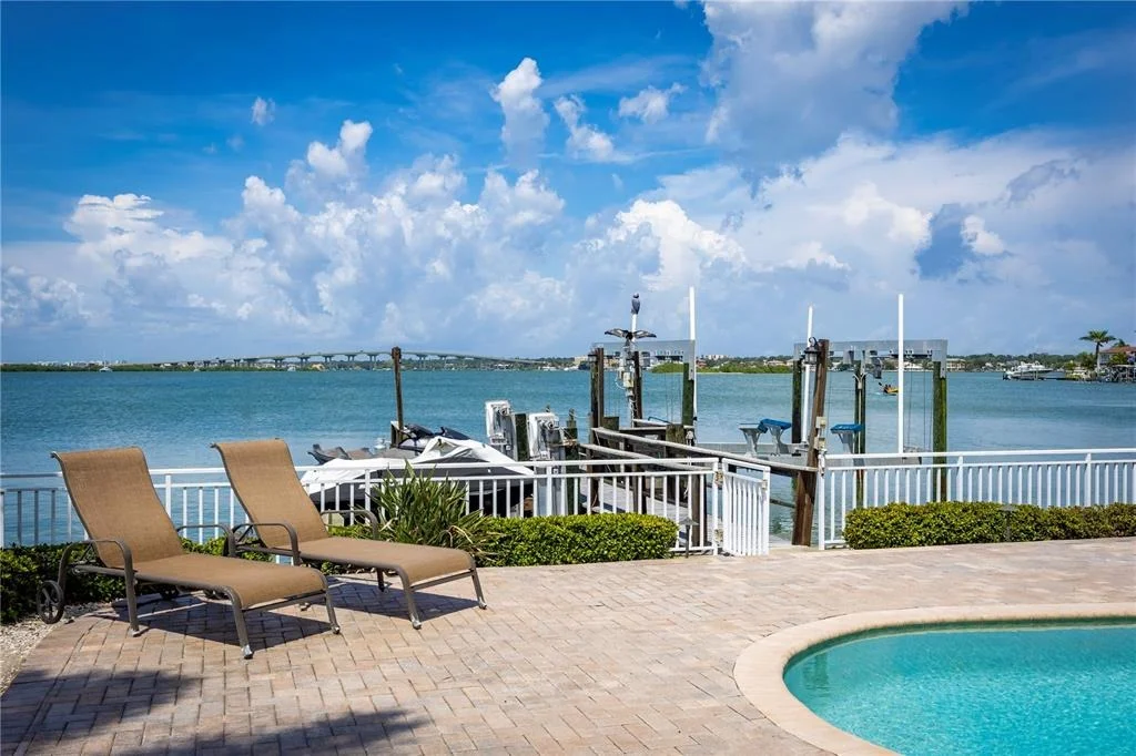 Photo of 306 HARBOR DRIVE