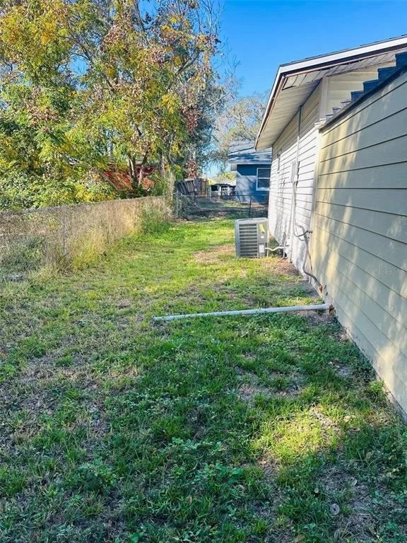 Photo of 2107 VINCENT ROAD