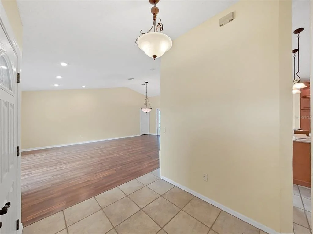 Photo of 611 TOMOKA DRIVE