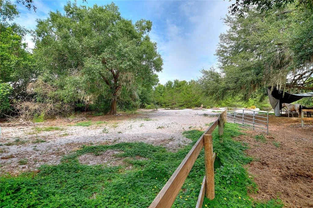 Photo of 7 LAKE ARROWHEAD DRIVE