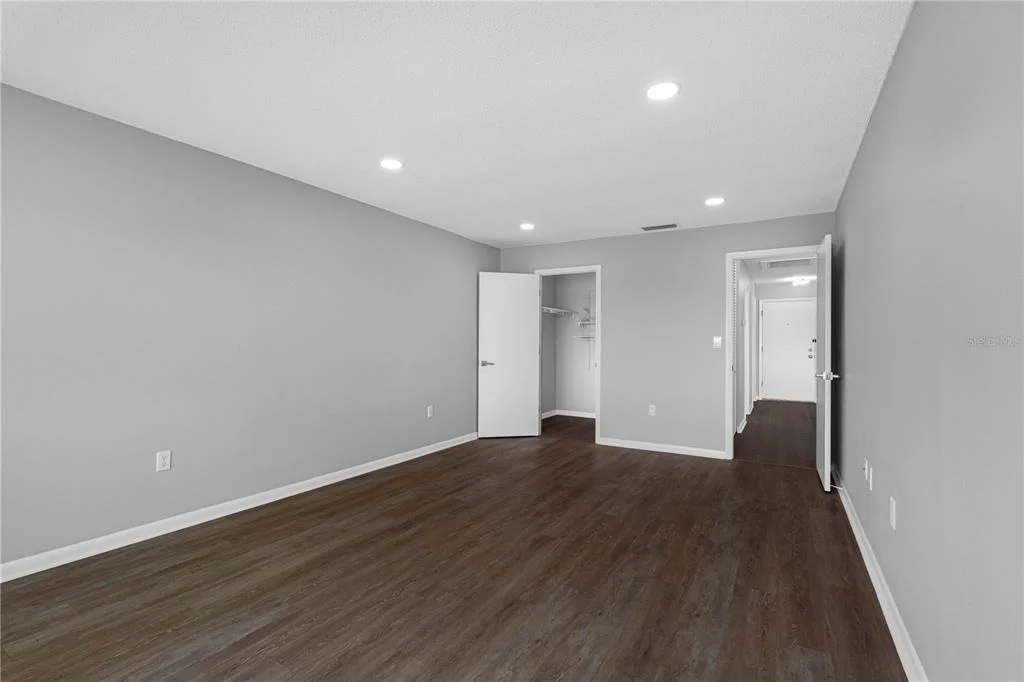 Photo of Unit 404C at 100 BLUFF VIEW DRIVE