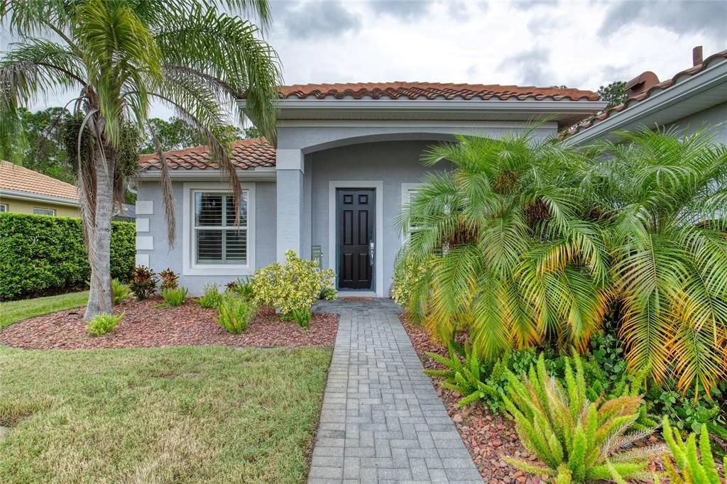 Photo of 56 THORNHILL CHASE CIRCLE