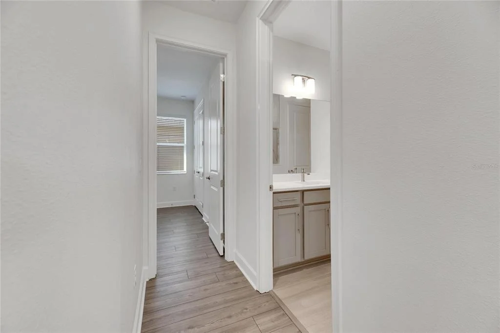 Photo of 923 SIGNET DRIVE
