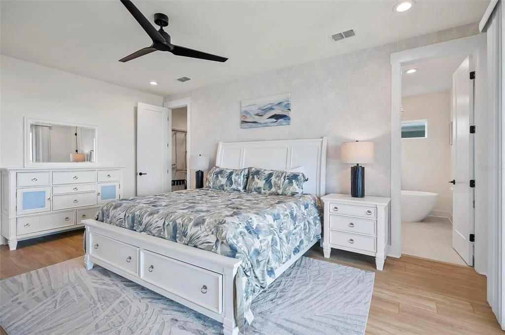 Photo of 200 SURFVIEW LANE