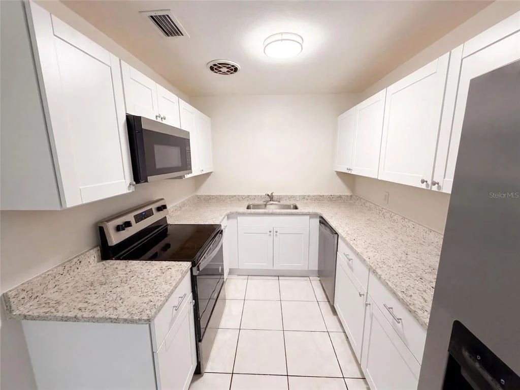 Photo of 1053 AZALEA LANE