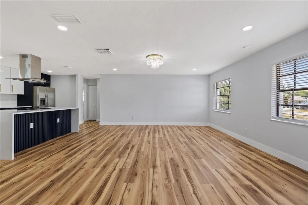 Photo of 12018 LINDEN DRIVE