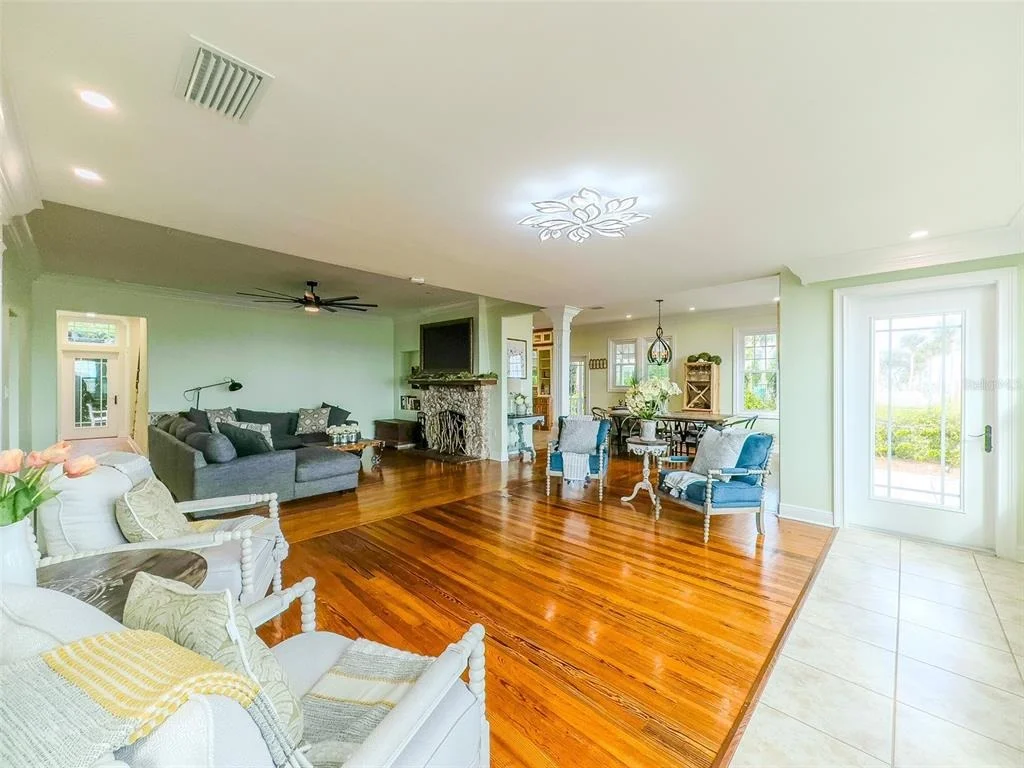 Photo of 4946 HALIFAX DRIVE