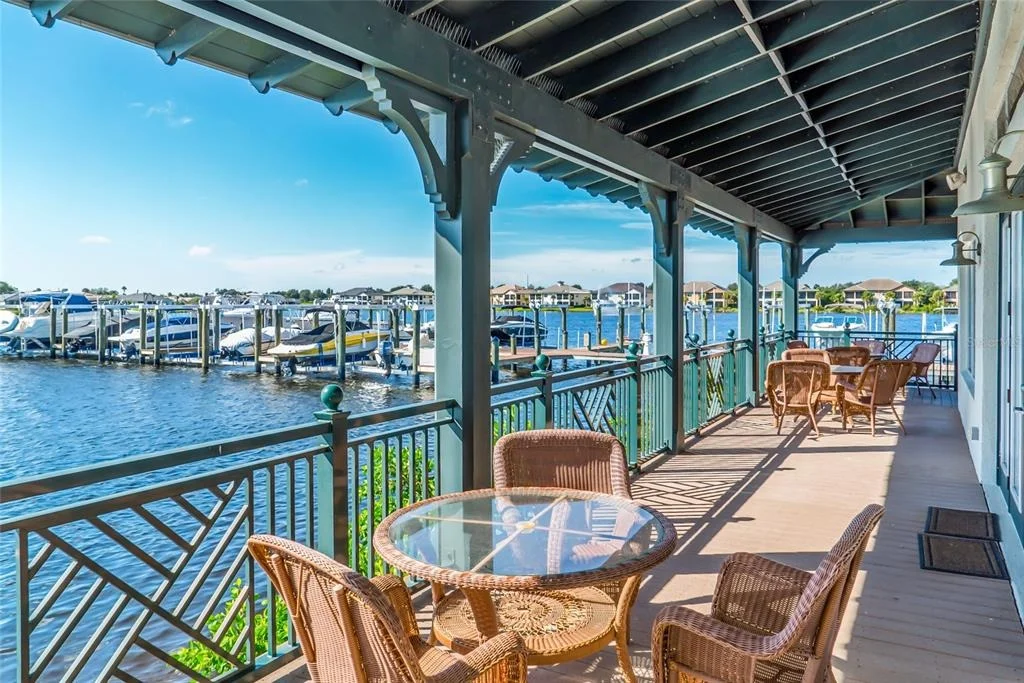 Photo of 921 RIVERSCAPE STREET