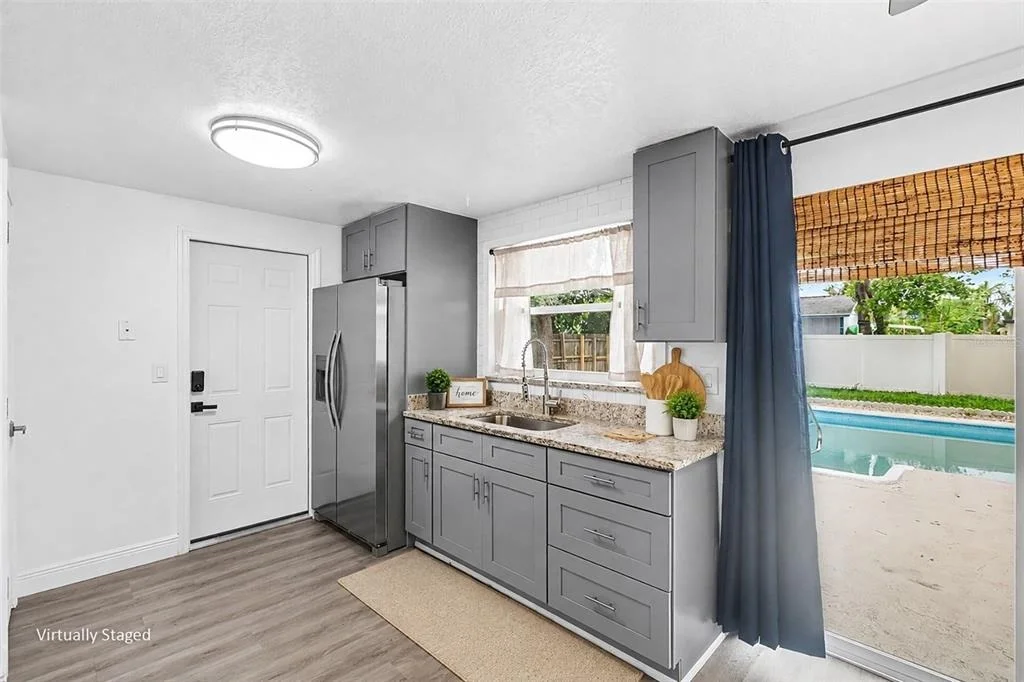 Photo of 8253 GREENLEAF CIRCLE