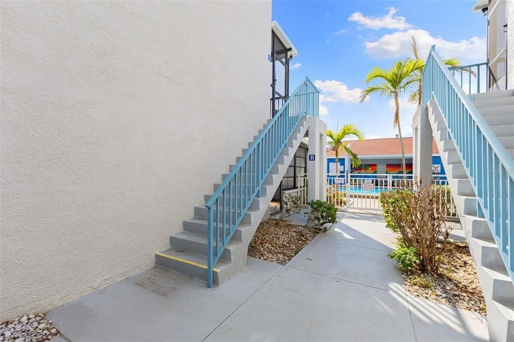 Photo of Unit G at 337 REX PLACE