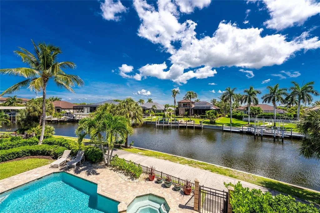 Photo of 3341 SUNSET KEY CIRCLE