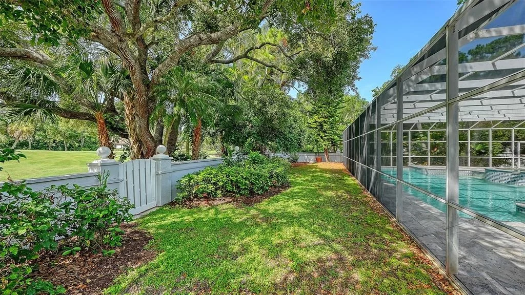 Photo of 916 MACEWEN DRIVE