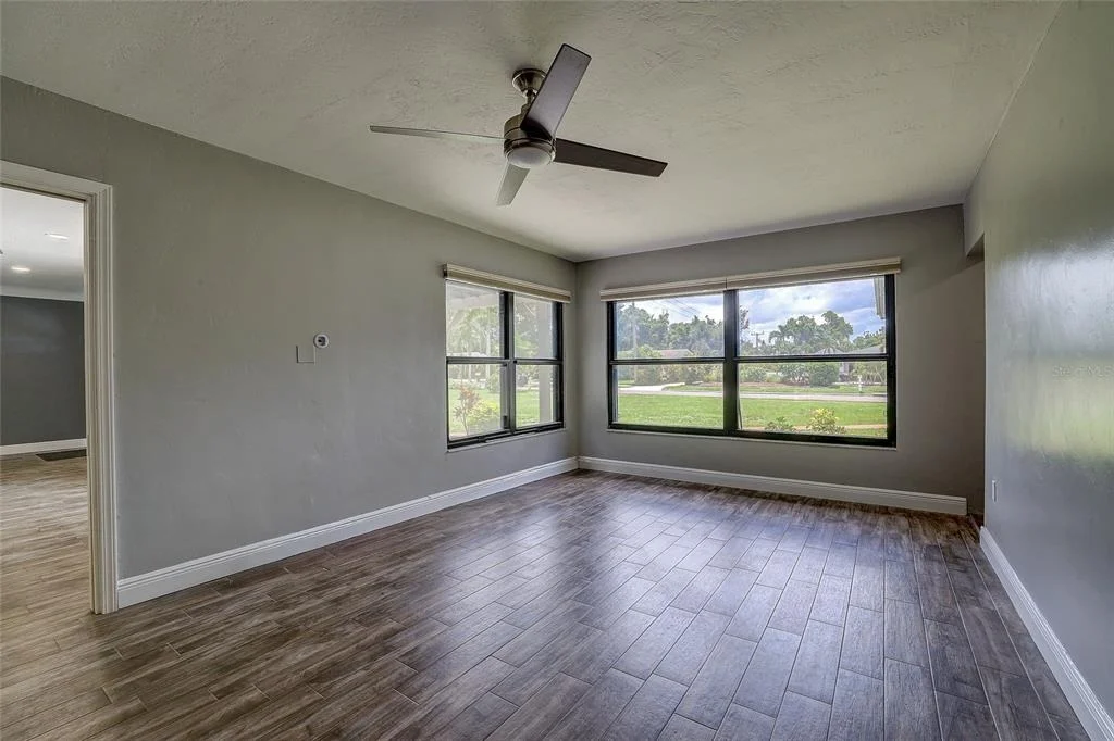 Photo of 323 SUWANEE AVENUE