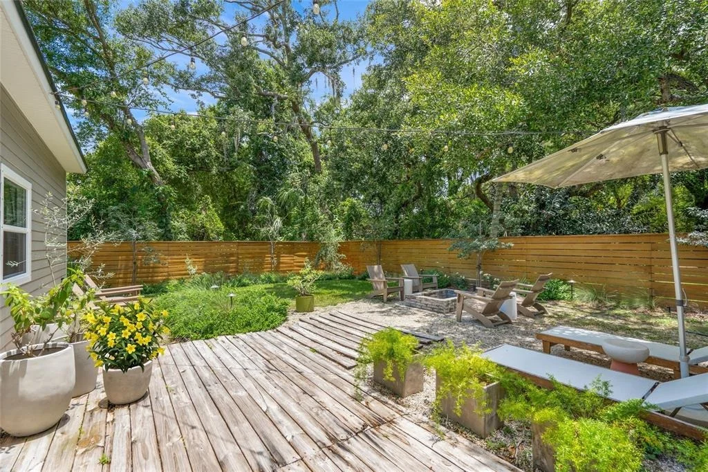Photo of 319 BEARDED OAKS CIRCLE
