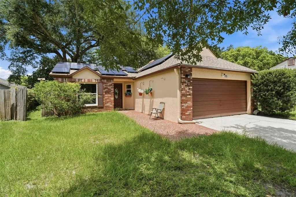 Photo of 723 OAK MANOR CIRCLE