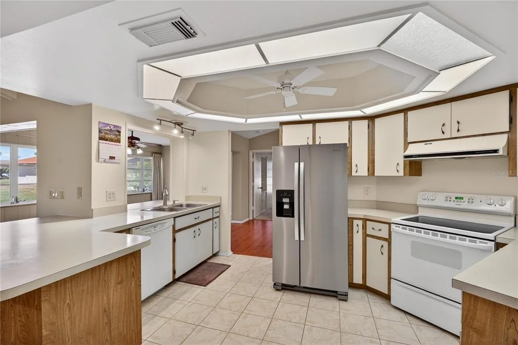 Photo of 5852 LINCOLN ROAD
