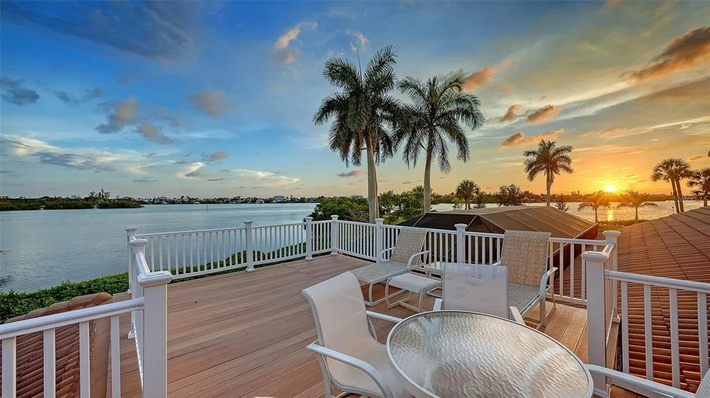 Photo of 321 LOOKOUT POINT DRIVE