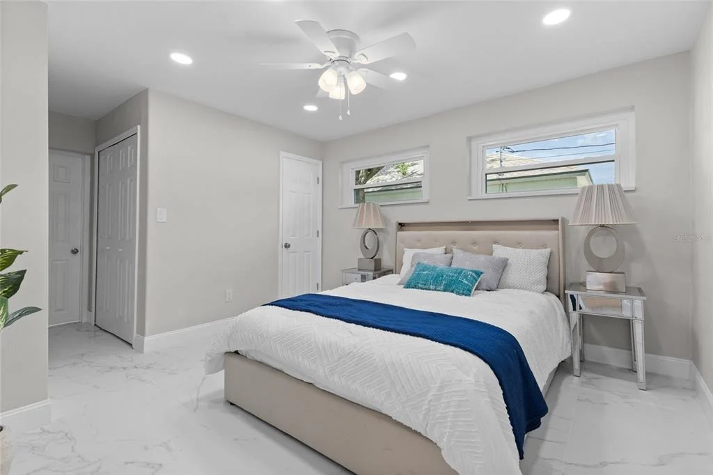 Photo of 1375 LAKE DRIVE