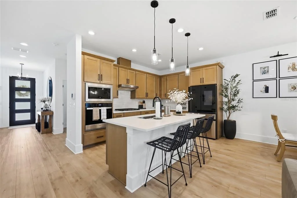 Photo of 1663 CROWNCREST DRIVE