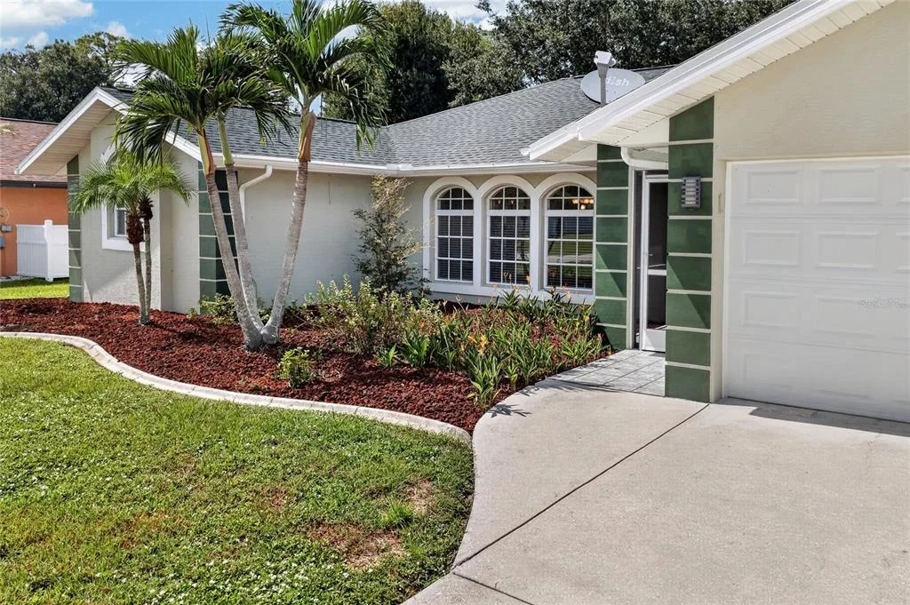 Photo of 86 SANTAREM CIRCLE