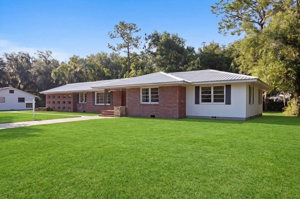 Photo of 2107 GOLF DRIVE