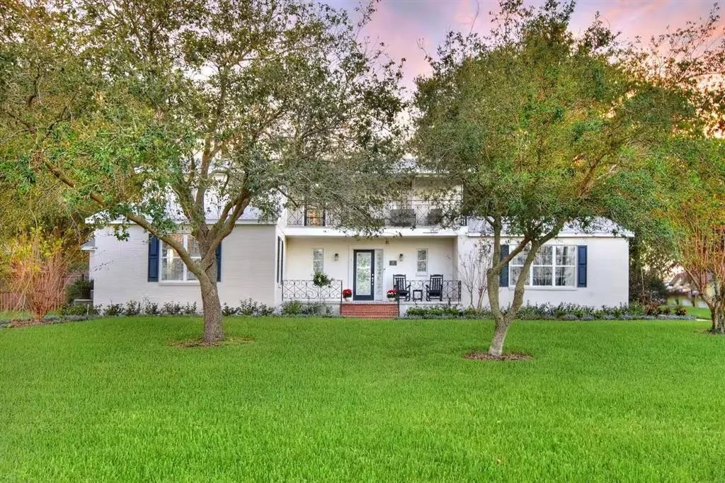 Photo of 1302 LAKE ELBERT DR SE