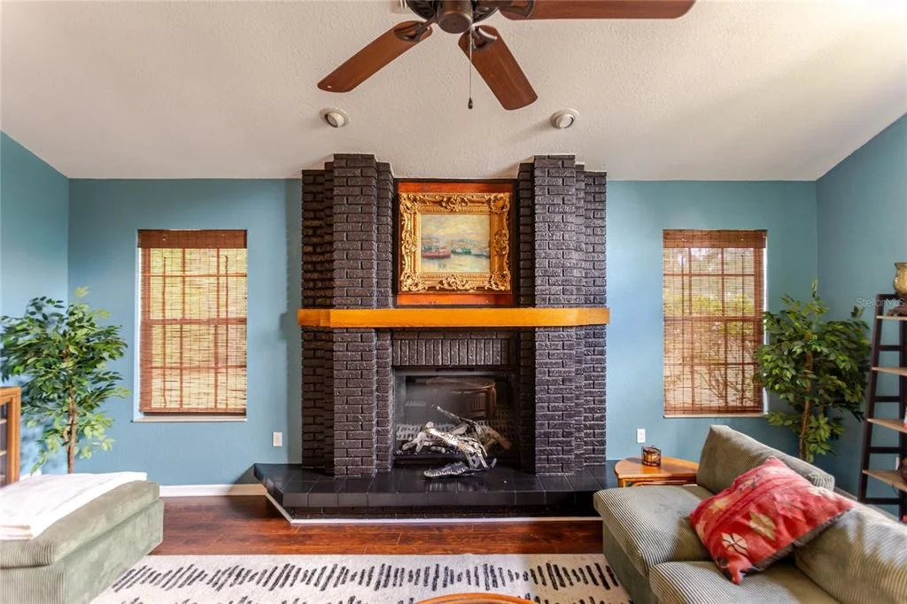 Photo of 14692 LINDEN DRIVE