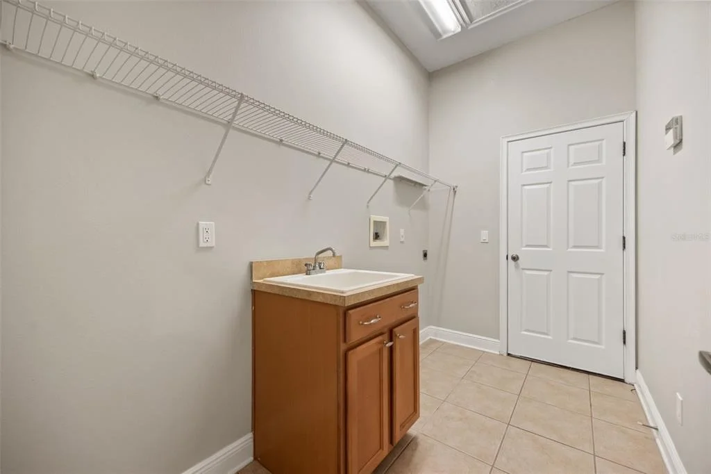 Photo of 6190 HEDGESPARROWS LANE