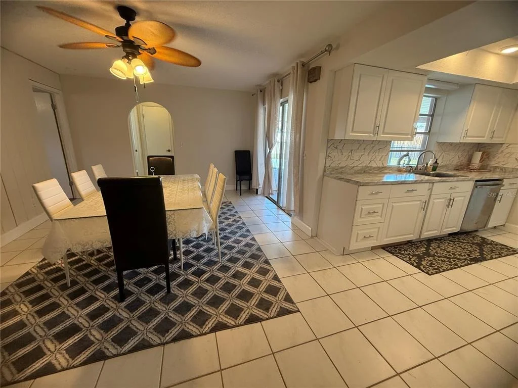 Photo of 409 NEEDLES DRIVE