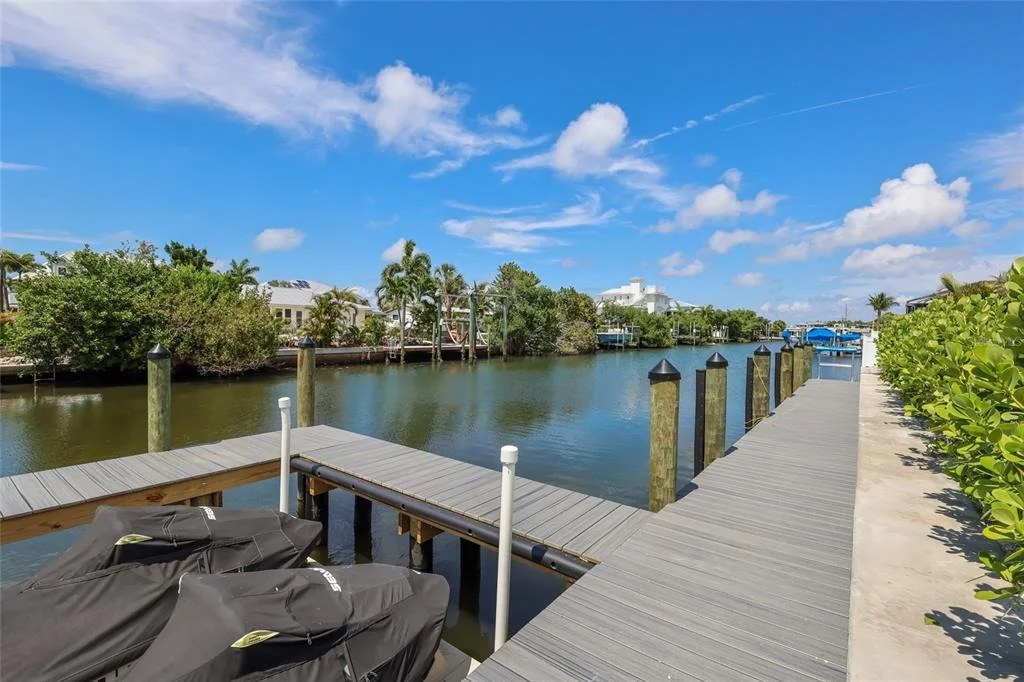 Photo of 6401 MARINA DRIVE