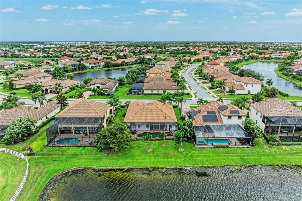 Photo of 5660 CLOVERLEAF RUN