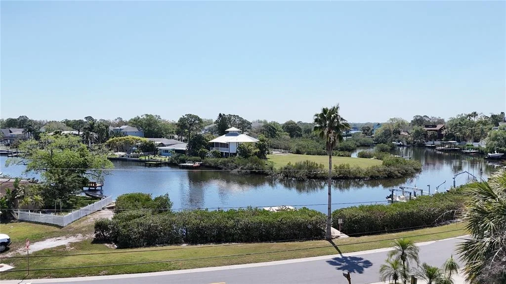 Photo of 231 LAGOON DRIVE
