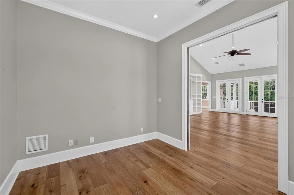 Photo of 580 W 10TH AVENUE