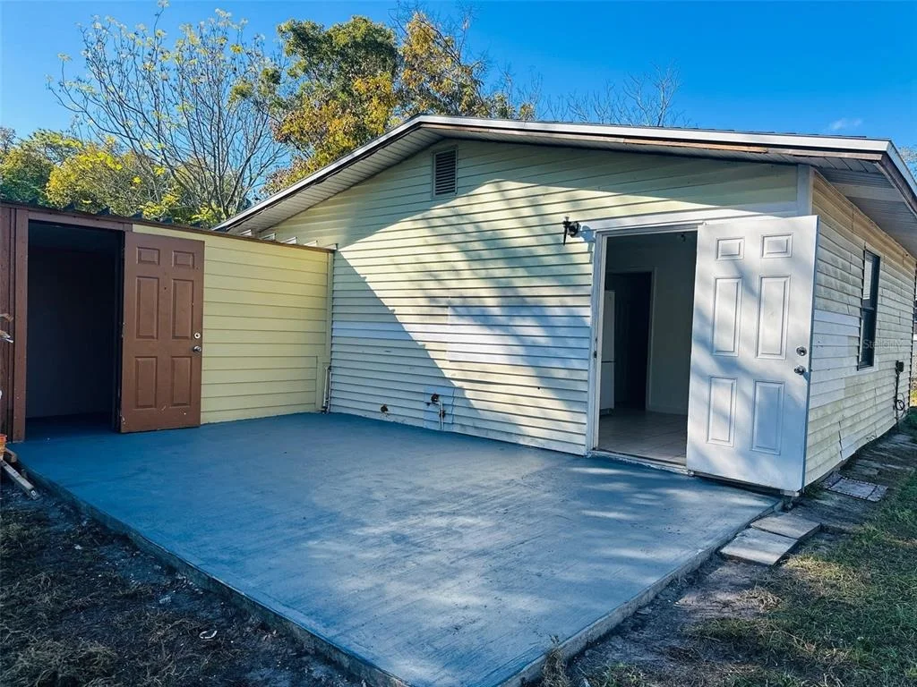 Photo of 2107 VINCENT ROAD