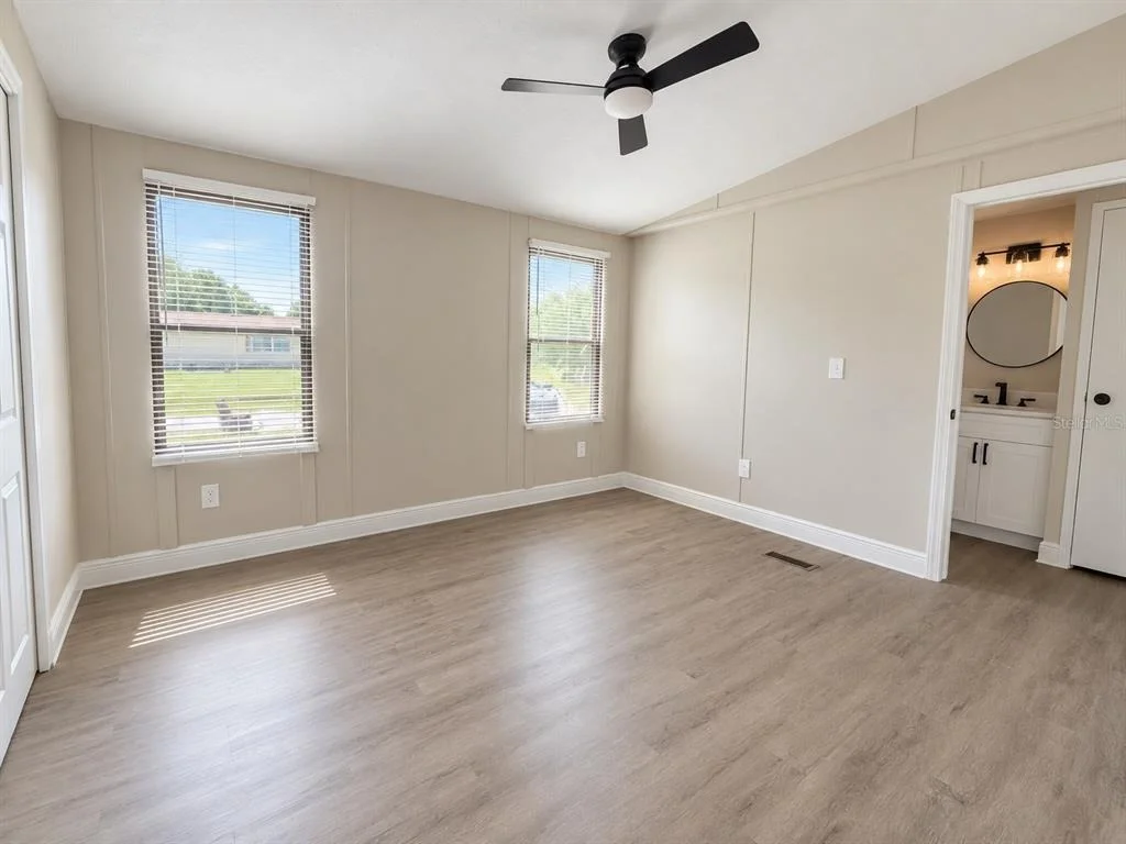 Photo of 4808 ROLLINGLEN LOOP W