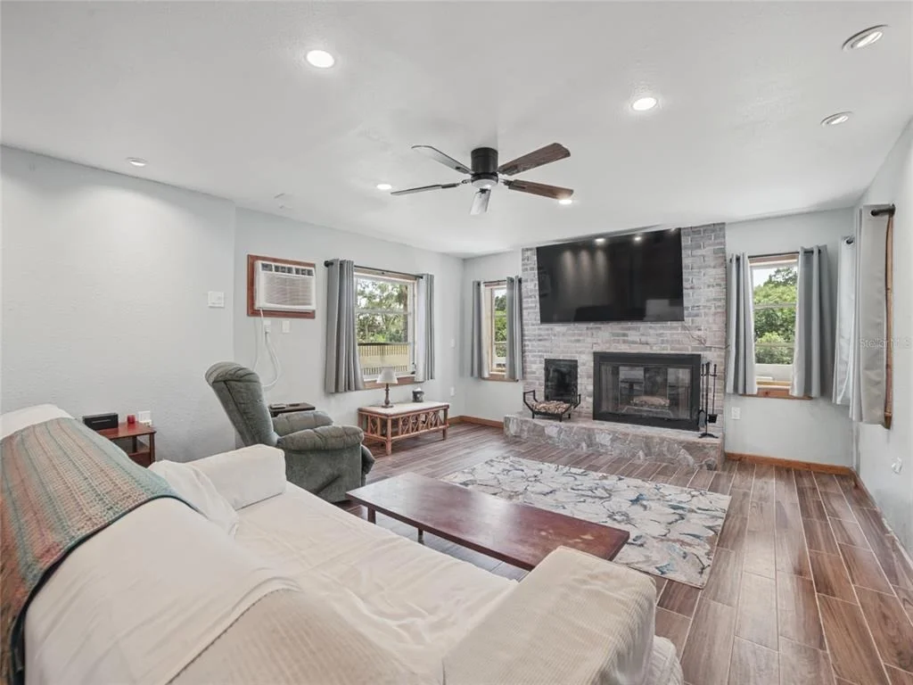 Photo of 6726 UDELL LANE