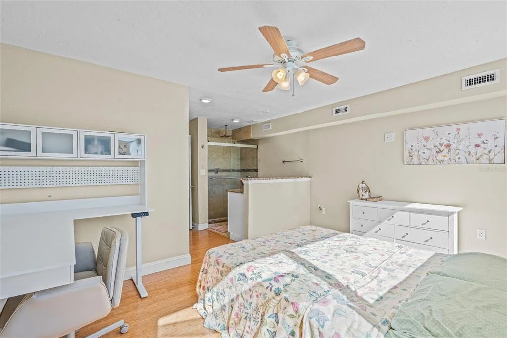 Photo of Unit UT23 at 5500 OCEAN SHORE BOULEVARD