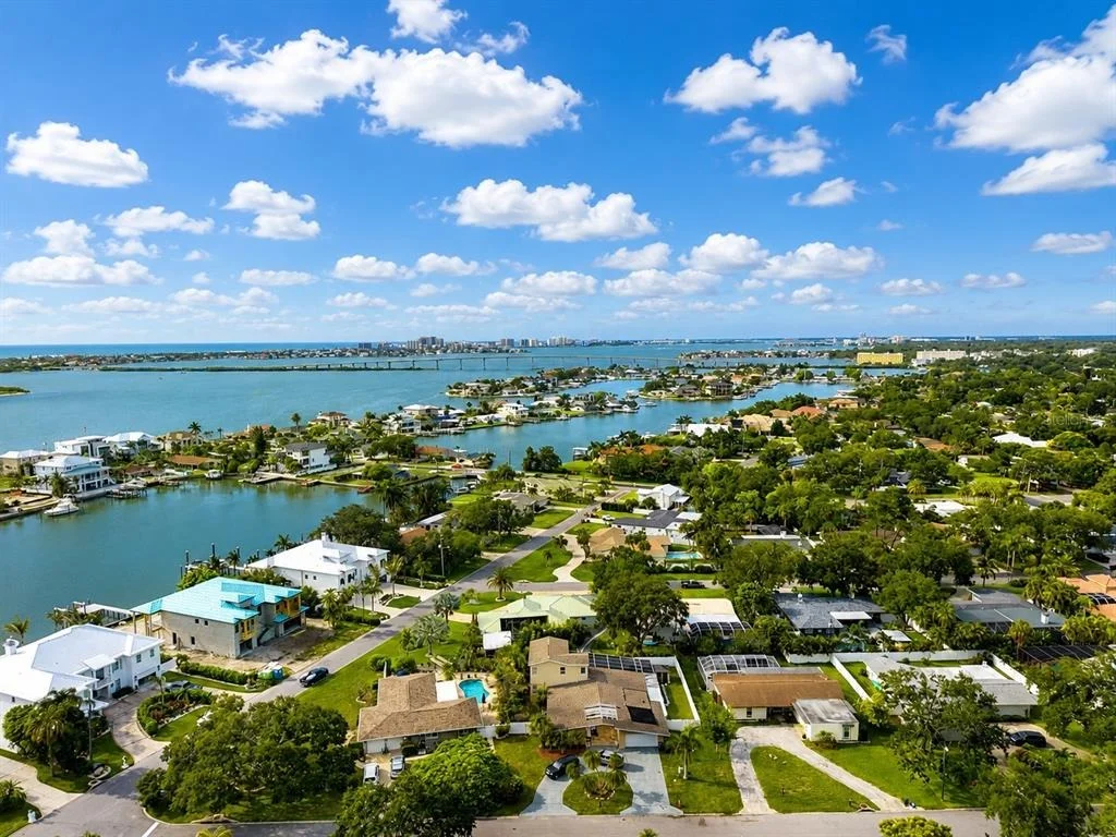 Photo of 810 ALLAMANDA DRIVE