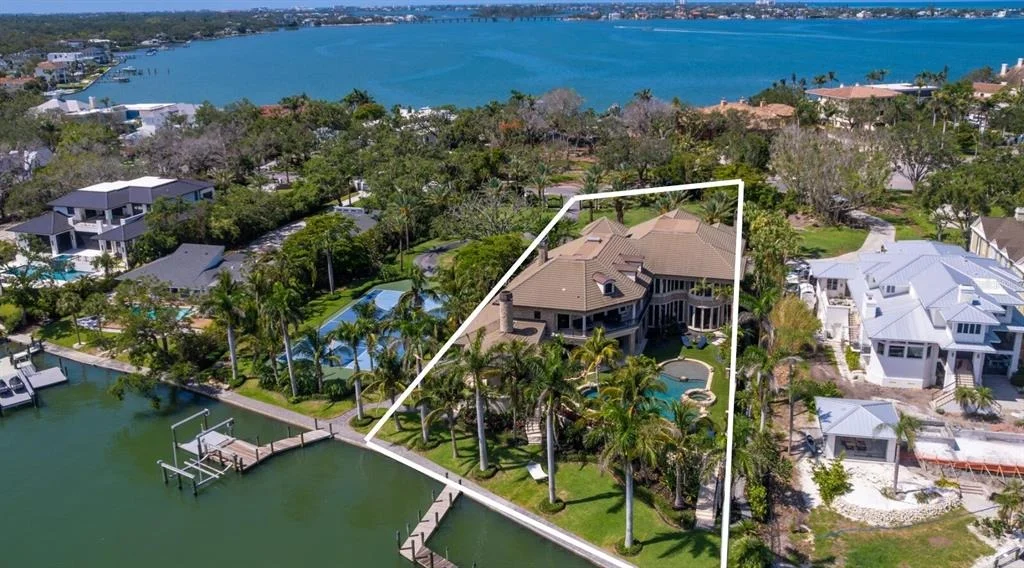 Photo of 1423 HILLVIEW DRIVE
