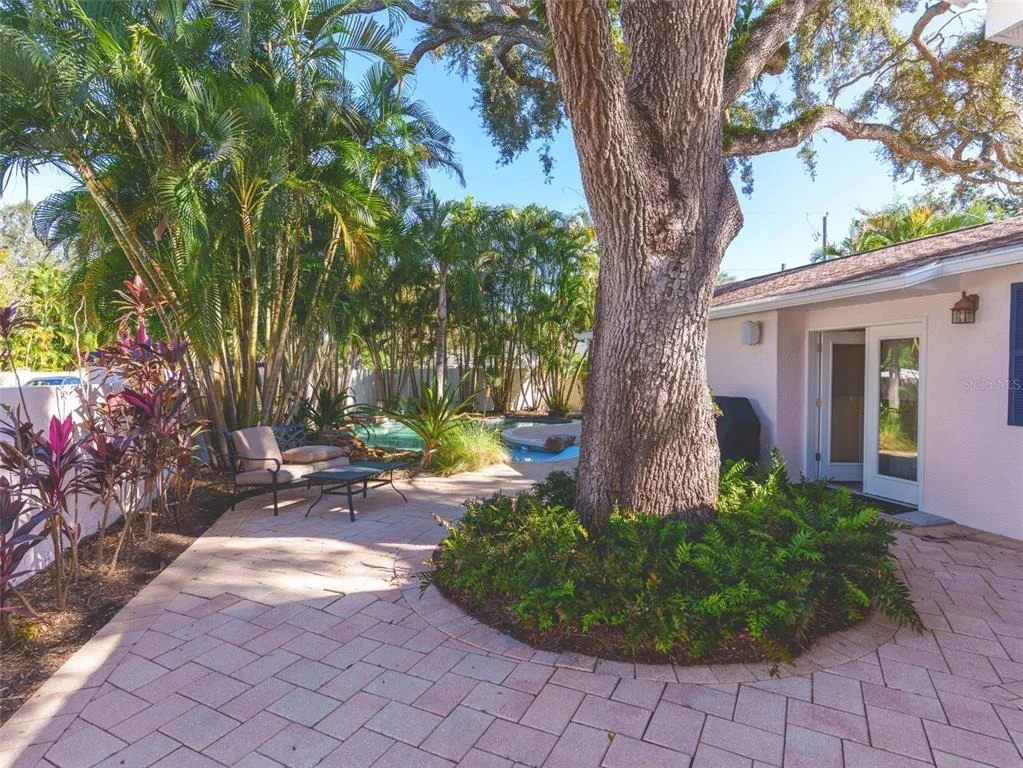 Photo of 2633 W SUNSET DRIVE