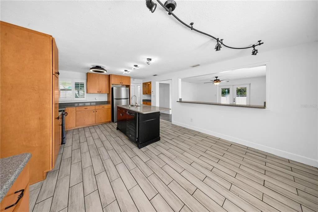 Photo of 986 LEXINGTON DRIVE