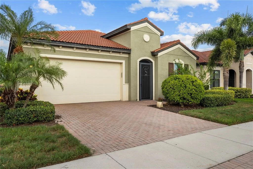 Photo of 24252 GALLBERRY DRIVE